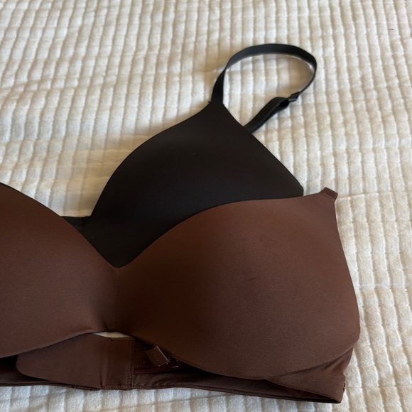 SKIMS Black and Brown Push-up Plunge Bra Set - Picture 5 of 6